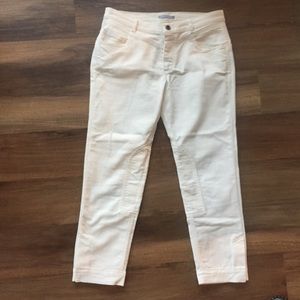 White capri jeans. Strenesse Blue. NWOT. Size 32.